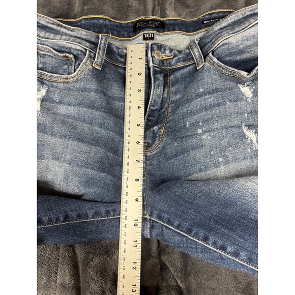 Judy Blue LA Women's Size 13/31 Boyfriend Fit Distressed‎ Ripped Denim Jeans - Picture 7 of 10